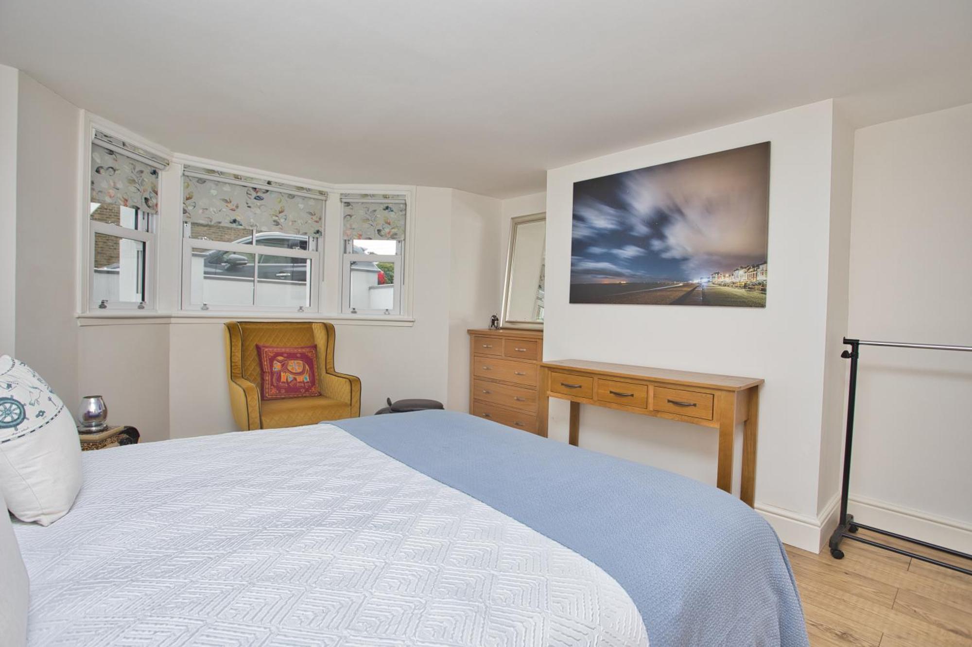Spacious Seaside Escape In The Heart Of Deal, 4 Mins From The Beach Exterior foto