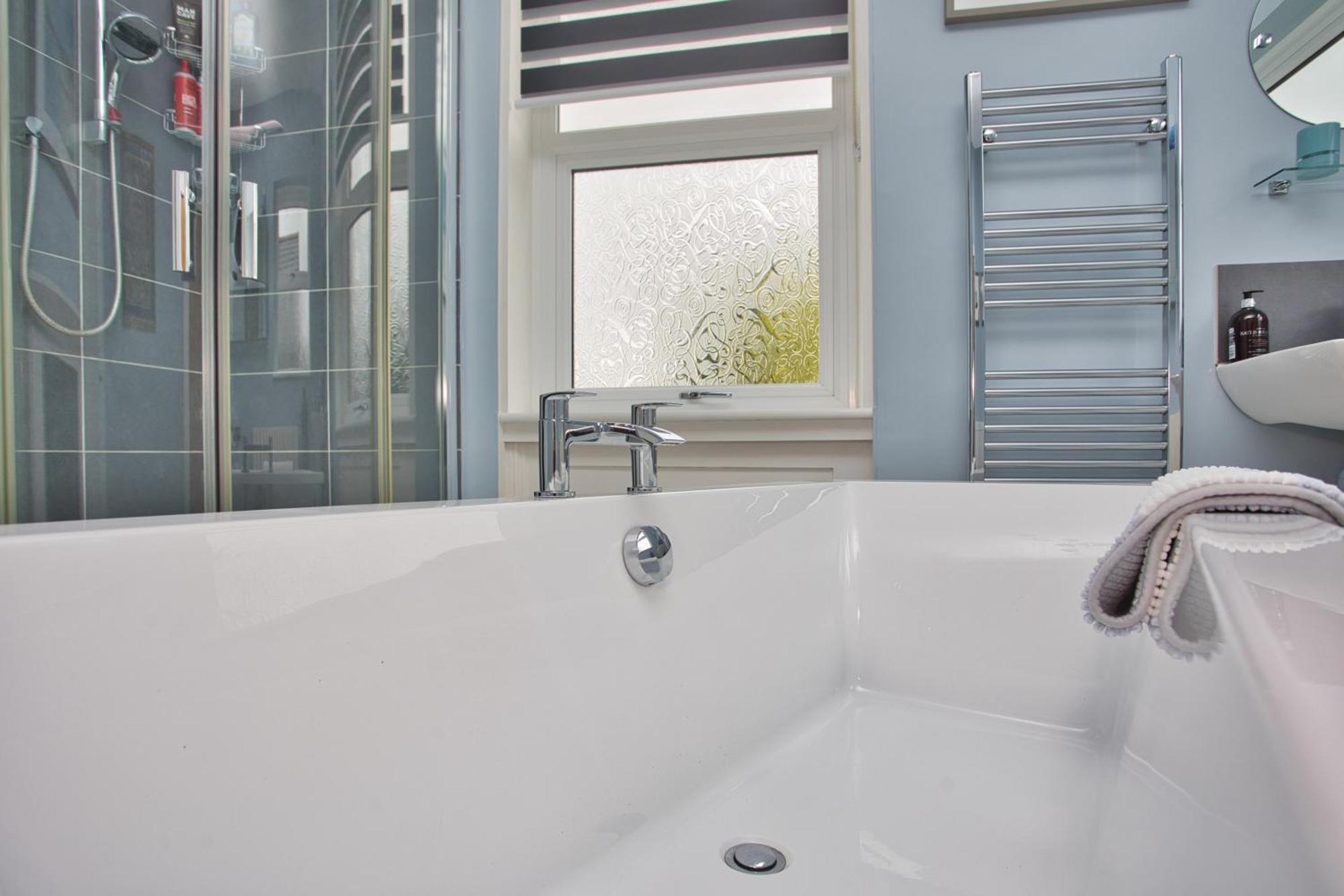 Spacious Seaside Escape In The Heart Of Deal, 4 Mins From The Beach Exterior foto